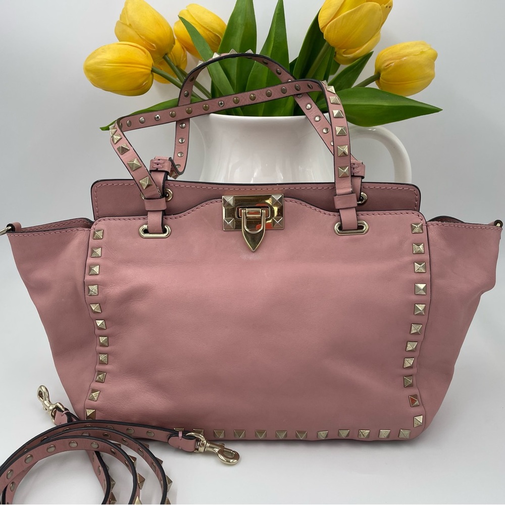 🪽Valentino Garavani Vitello Small Rockstud Crossbody Bag